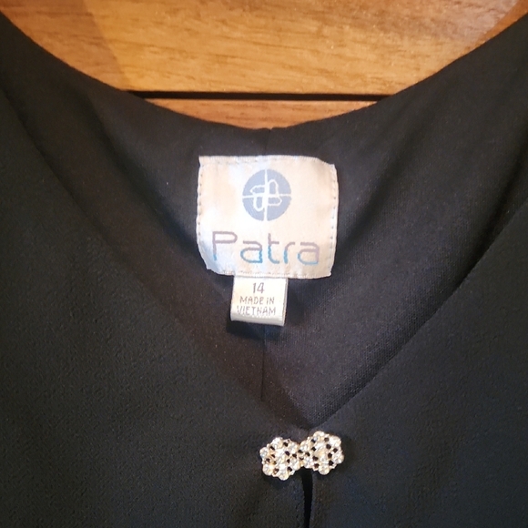 Patra Chic Black Layered Midi Dress - Picture 2 of 6